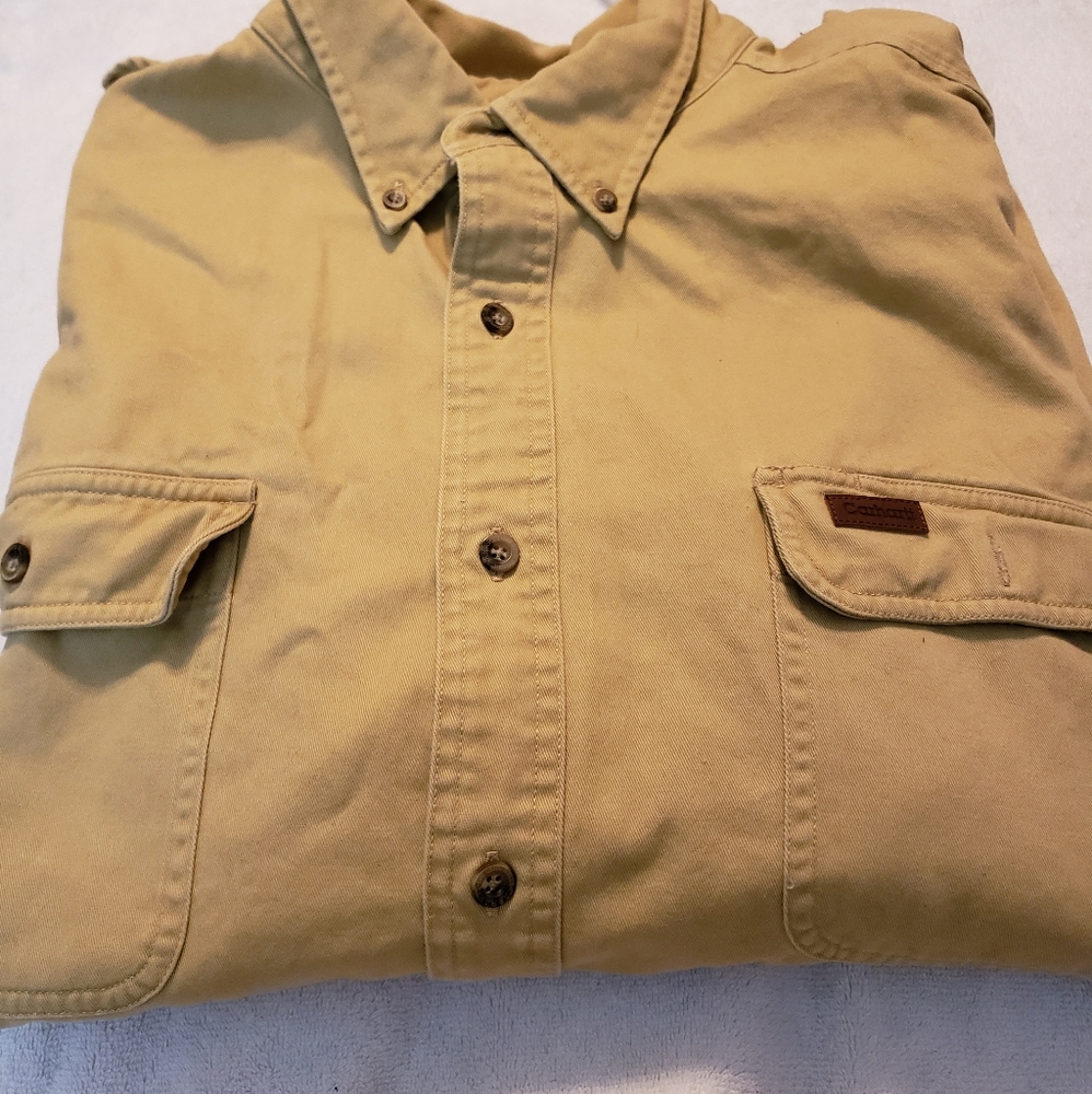 Mens Carhart shirt.            2